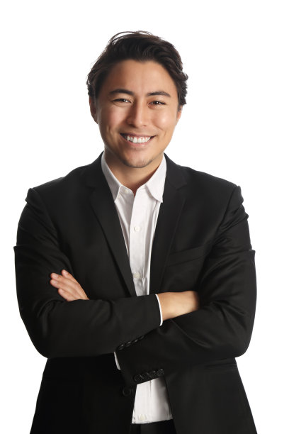 穿着黑色西装的商人图片下载