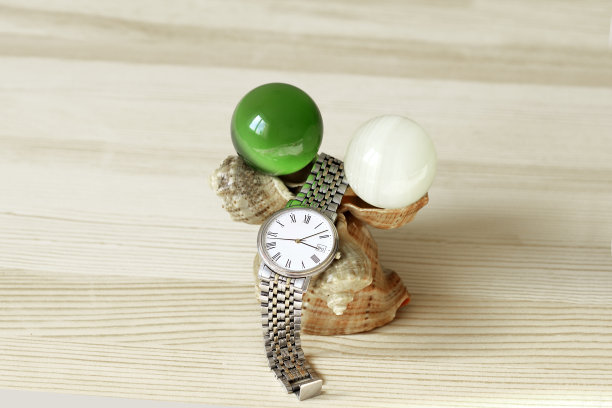 手表，贝壳，彩球图片下载