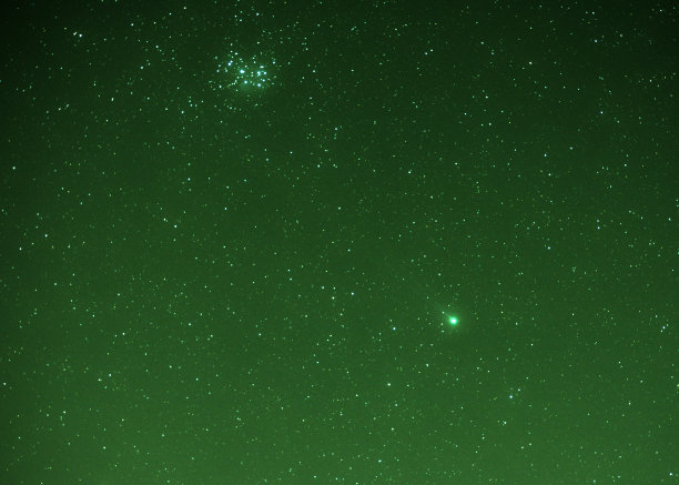 彗星LoveJoy / Plejades图片下载