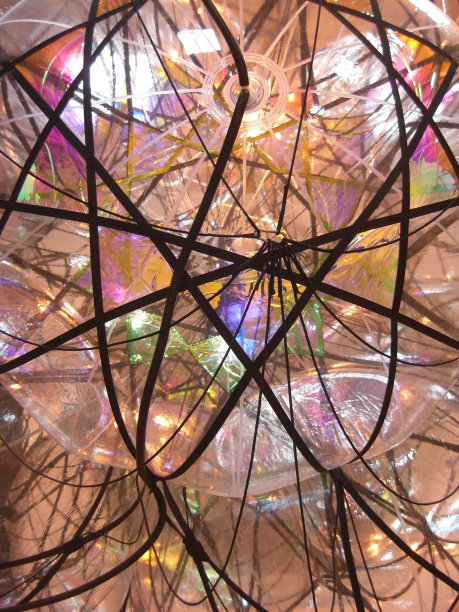 空气泡泡与多色灯光透过与环境图片下载