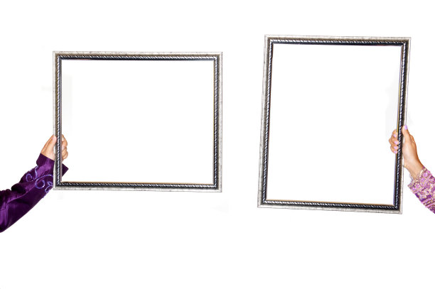 两个手握空白框架图片下载