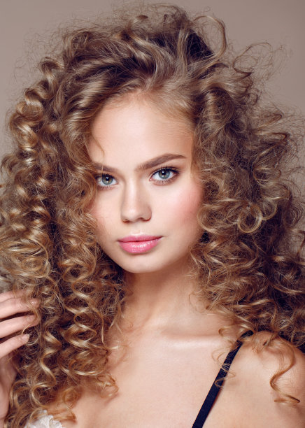 模型肖像与卷发型图片下载