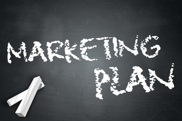 黑板上的营销计划图片下载