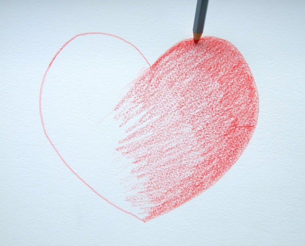 红色铅笔心图片下载