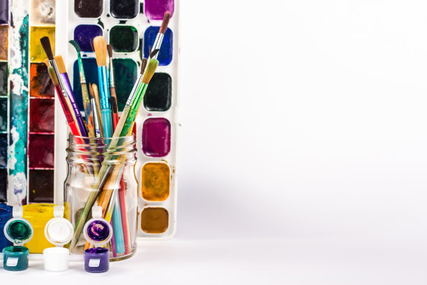 隔离水漆和玻璃漆刷图片下载