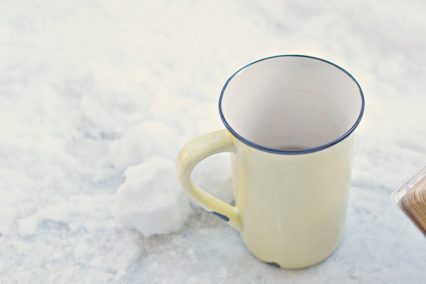 冬天的户外咖啡图片下载