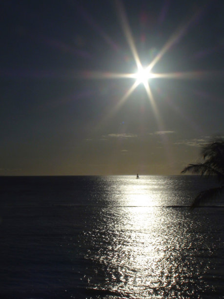 海上满月图片下载