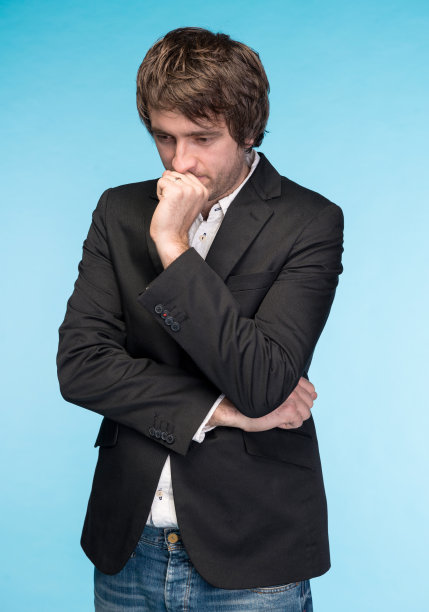 不快乐的商人画像图片下载