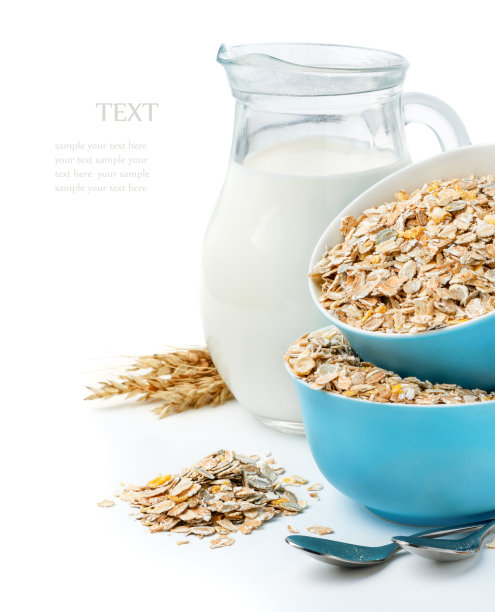 在蓝色的面罩和牛奶壶孤立在白色图片下载