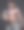 肌肉发达的男人在举起皮带在黑暗的背景摆姿势图片下载