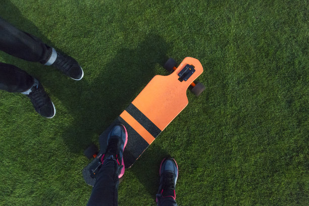 滑板冲浪老手草图片下载