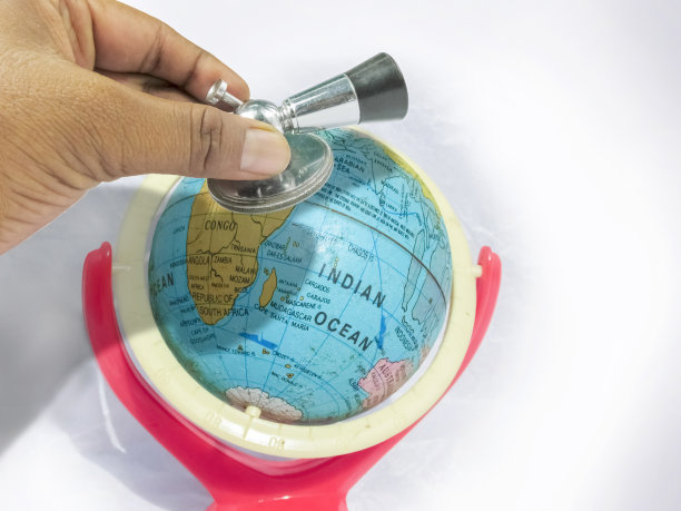 关爱地球——一个概念。图片下载