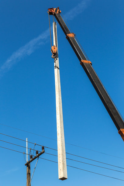 起重电杆。图片下载