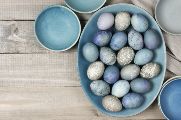 蓝色和灰色的复活节彩蛋图片下载