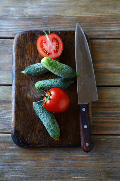 新鲜的西红柿和黄瓜图片下载