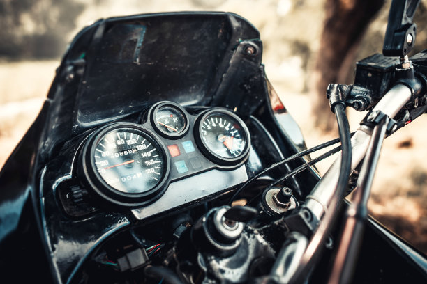 户外越野摩托车的特写照片图片下载