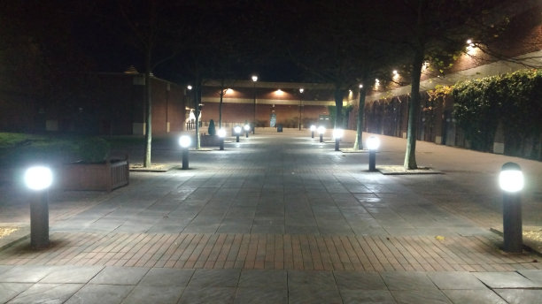 一条通向黑夜的小路图片下载