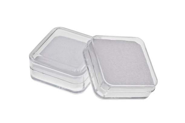 透明礼盒孤立在白色背景图片下载