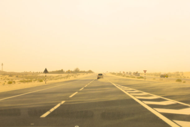 沙尘暴路图片下载