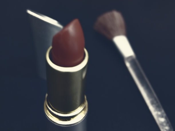 红色的口红图片下载