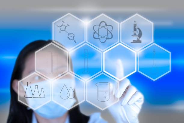 技术员用技术压选择实验室实验图片下载