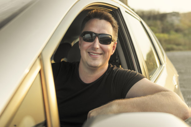 汽车司机图片下载