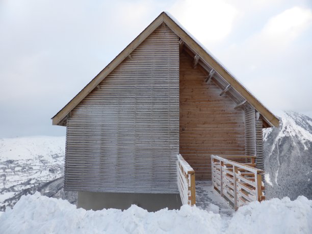 山上的房子图片下载