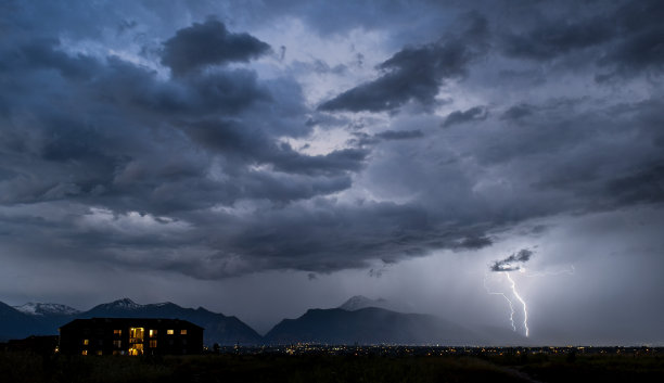 犹他州雷击素材图片