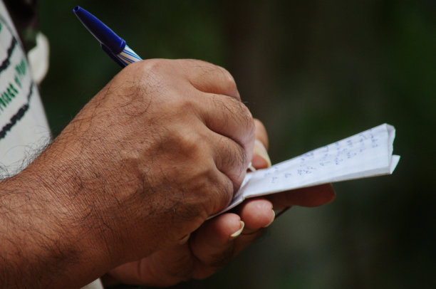 在纸上书写图片下载