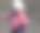 快乐的小女孩向前跑着图片下载