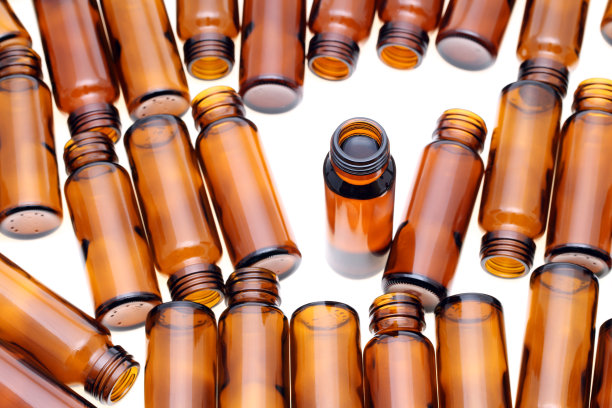 棕色玻璃瓶图片下载