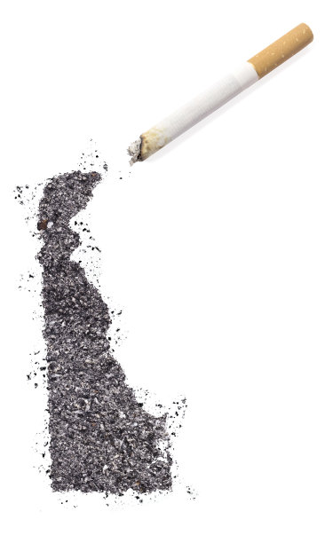 特拉华和香烟形状的灰烬。(系列)图片下载