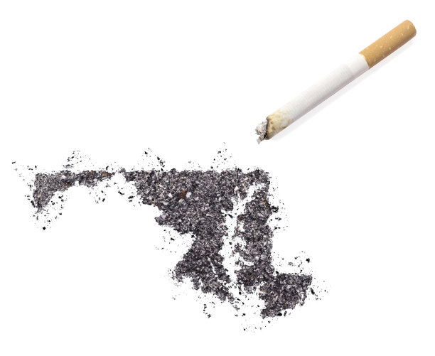 马里兰和香烟形状的烟灰。(系列)图片下载