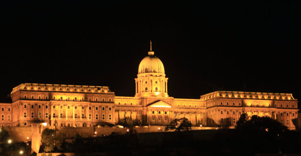 布达佩斯宫殿之夜图片下载