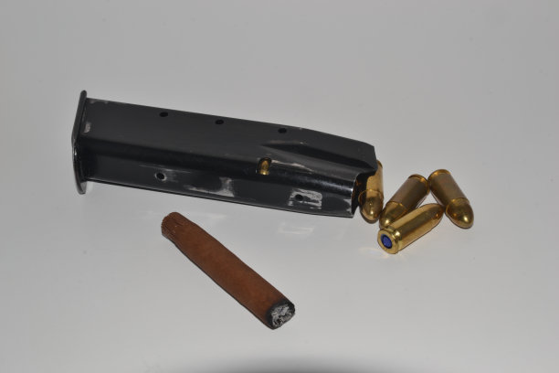 枪库和雪茄图片下载