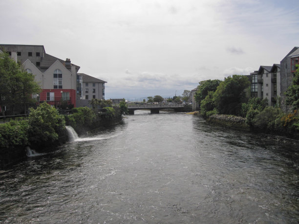 沿着科尔布河的戈尔韦图片下载