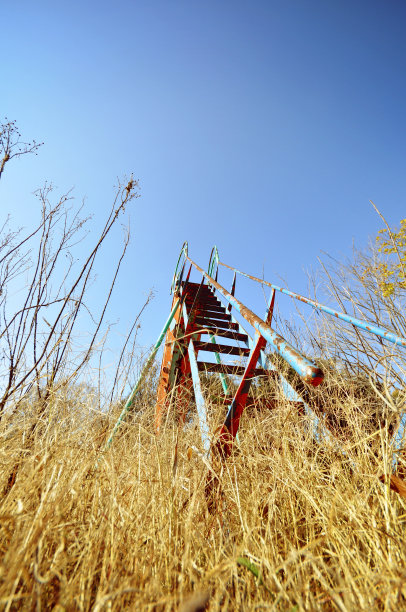 被遗弃的儿童游乐场图片下载