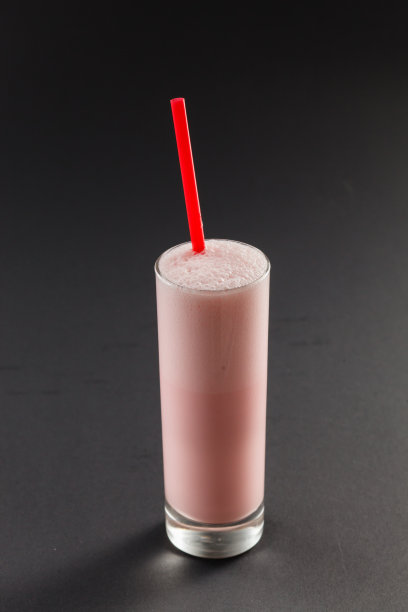 草莓奶昔图片下载