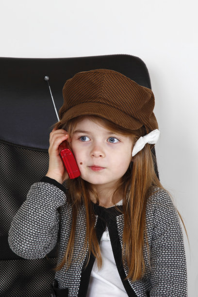 拿着收音机的年轻女孩图片下载