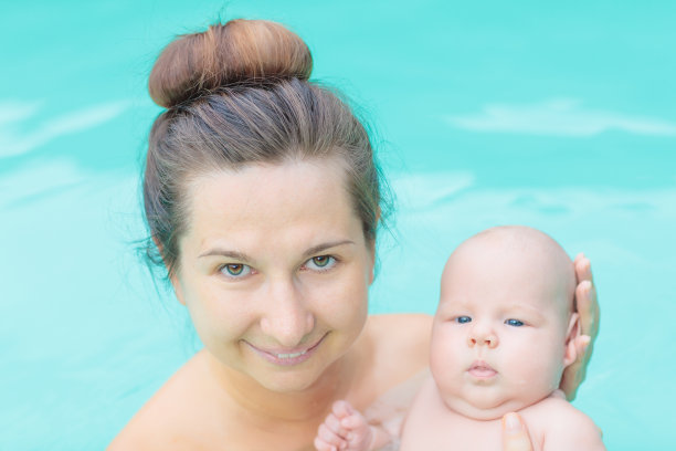 宝宝和妈妈图片下载