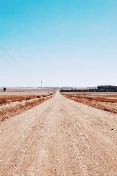 沿着公路搭车图片下载