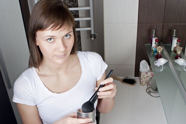 女孩在浴室图片下载