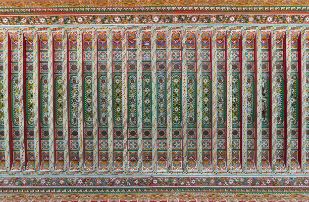 马拉喀什巴伊亚宫天花板上的木制画图片下载