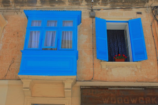 蓝色的百叶窗图片下载