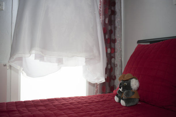 玩具熊和衣服图片下载