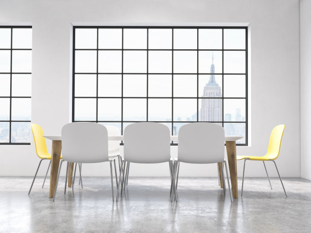 室内有桌子和椅子图片下载