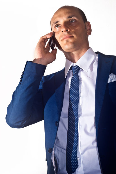 商人在电话中交谈图片下载