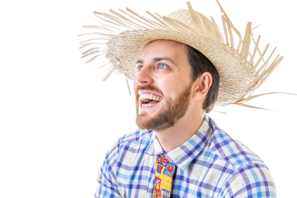 身着“凯皮拉”服装参加巴西朱尼纳节日的男子图片下载