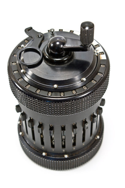 老式机械计算器孤立在白色图片下载