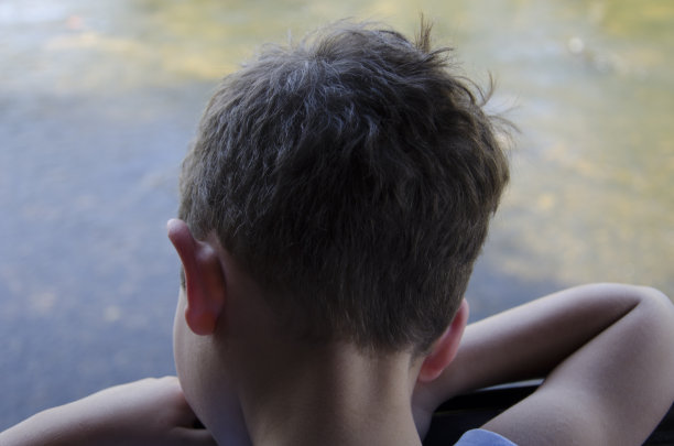 男孩回来了图片下载